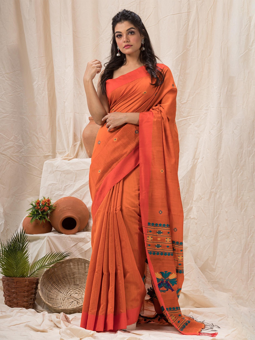 

Angoshobha Floral Woven Design Silk Cotton Jamdani Saree, Orange