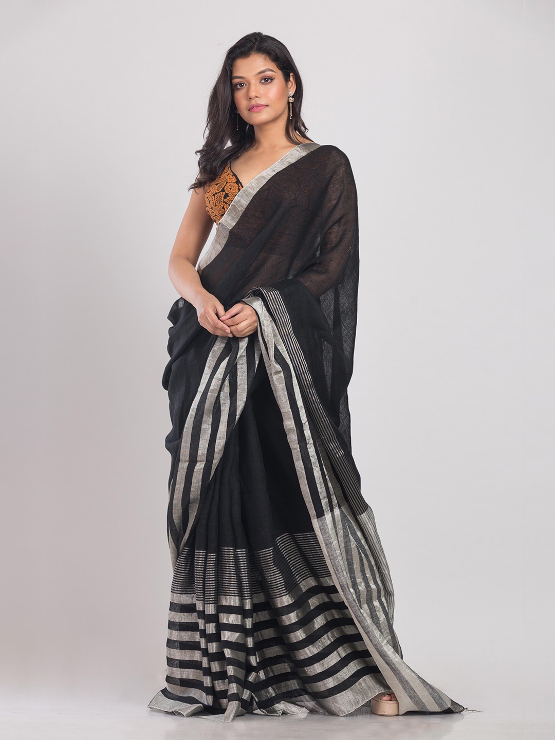 

Angoshobha Woven Design Zari Pure Linen Saree, Black