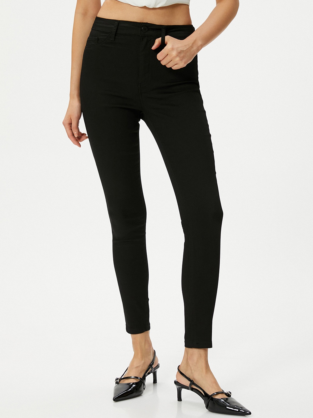 

Koton Women No Fade Clean Look Stretchable Jeans, Black
