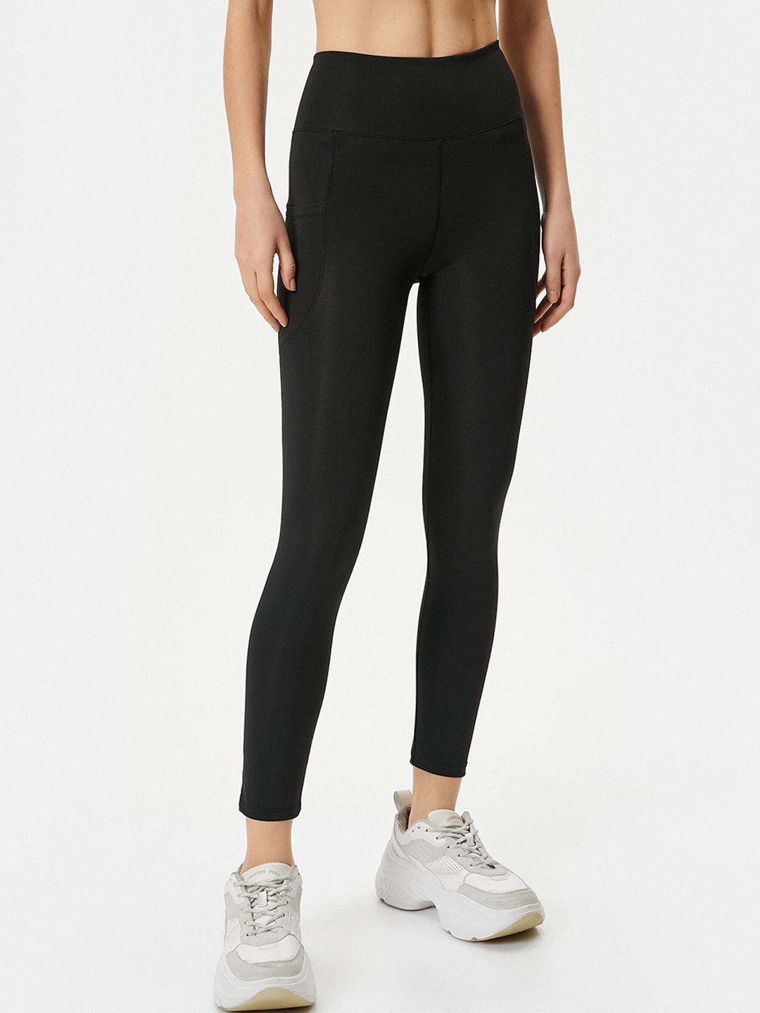 

Koton Women Solid Ankle Length Training Tights, Black