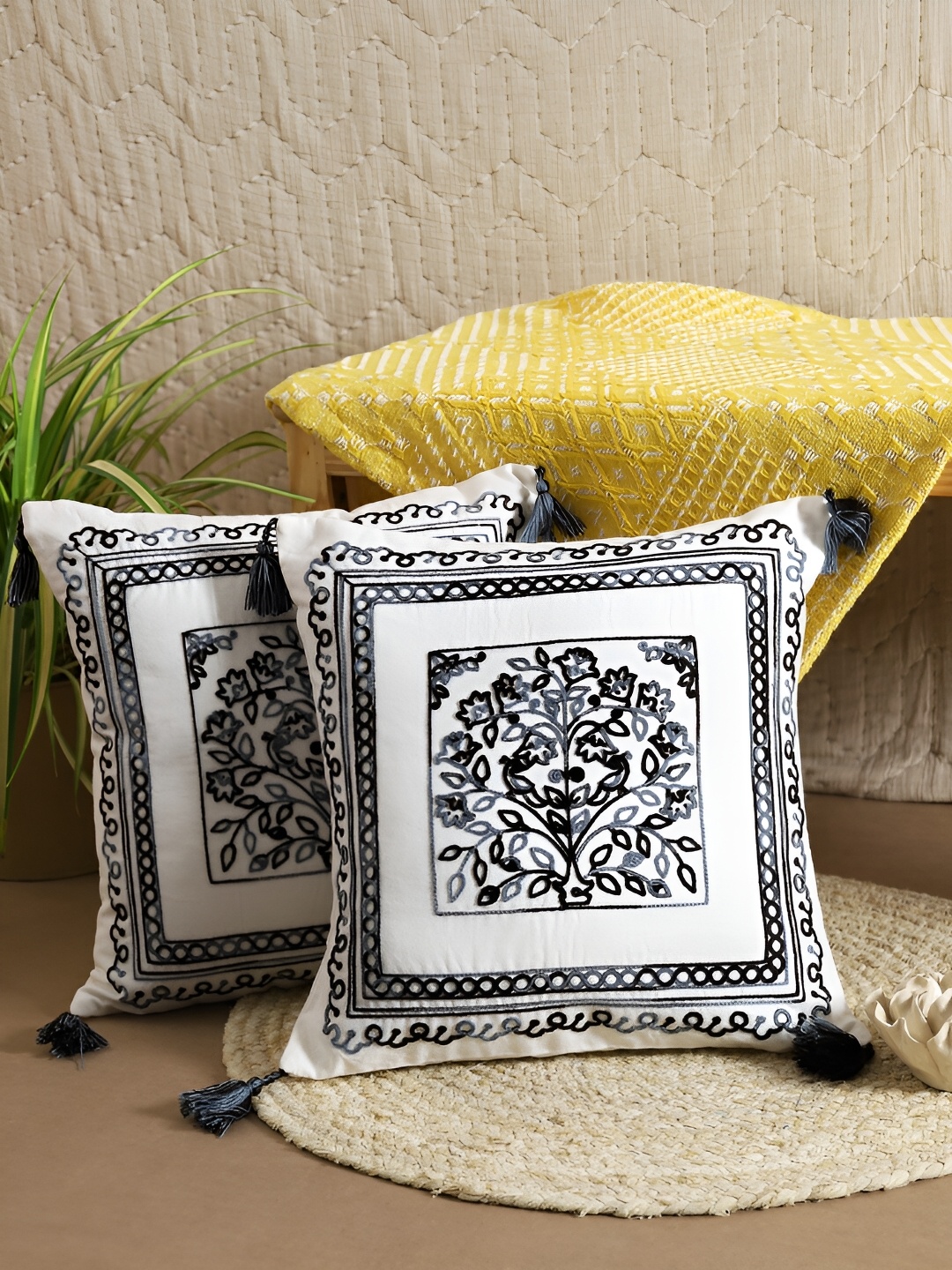 

Ratan Cart Blue & White 2 Pcs Ethnic Motifs Embroidery Square Cotton Cushion Covers, Black