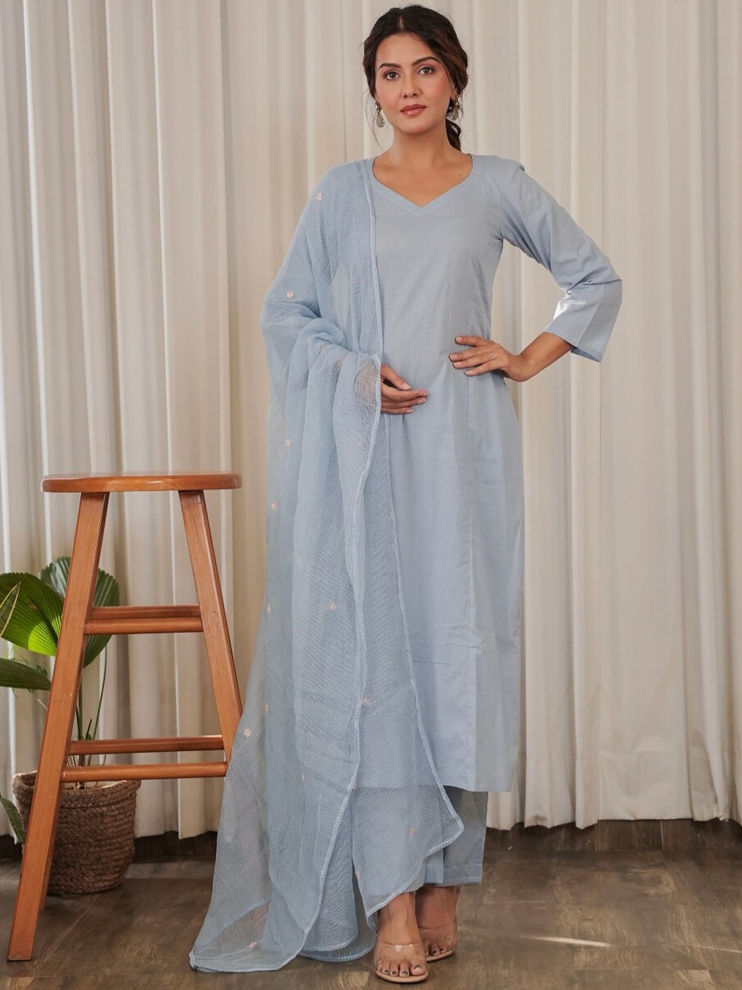 

OneWe Sadaa Sweetheart Neck Pure Cotton Kurta With Trousers & Dupatta, Grey melange