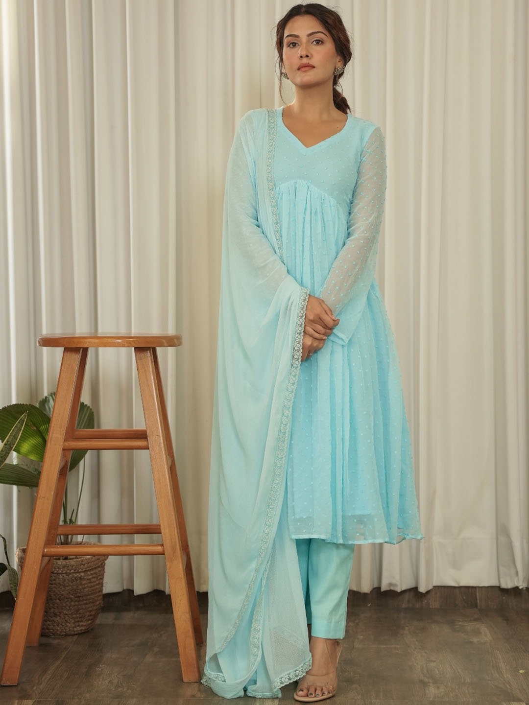 

OneWe Shaira Self Design Sweetheart Neck Empire Anarkali Kurta With Trousers & Dupatta, Turquoise blue