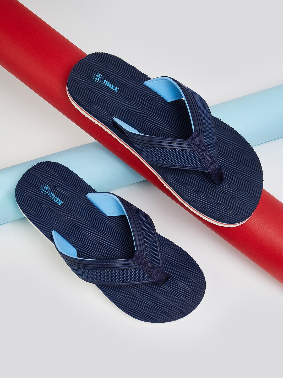 

max Men Textured Thong Flip-Flops, Navy blue