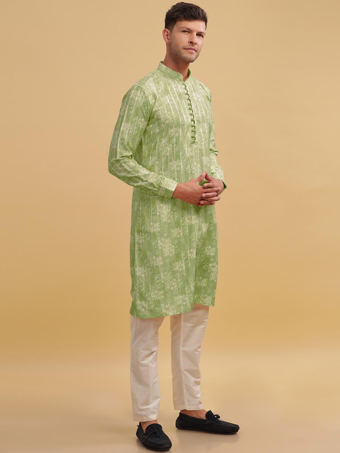 

Anouk Green Floral Printed Mandarin Collar Jacquard Straight Cotton Kurta