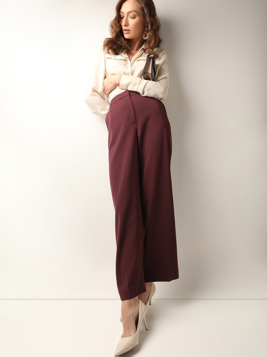 

Vero Moda Women Straight Fit High-Rise Parallel Trousers, Purple