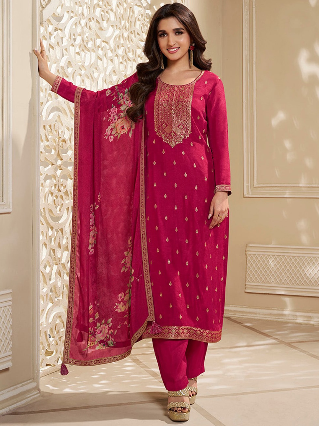 

Seerat Ethnic Motifs Woven Design Jacquard Pure Silk Kurta With Trousers & Dupatta, Red