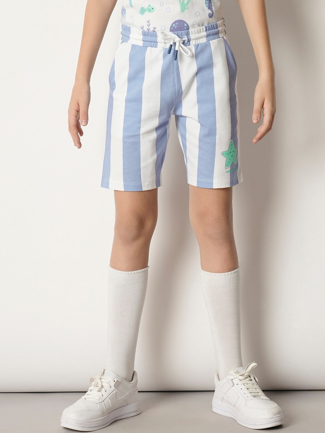 Jack & Jones Junior Boys Striped Mid-Rise Cotton Shorts, White