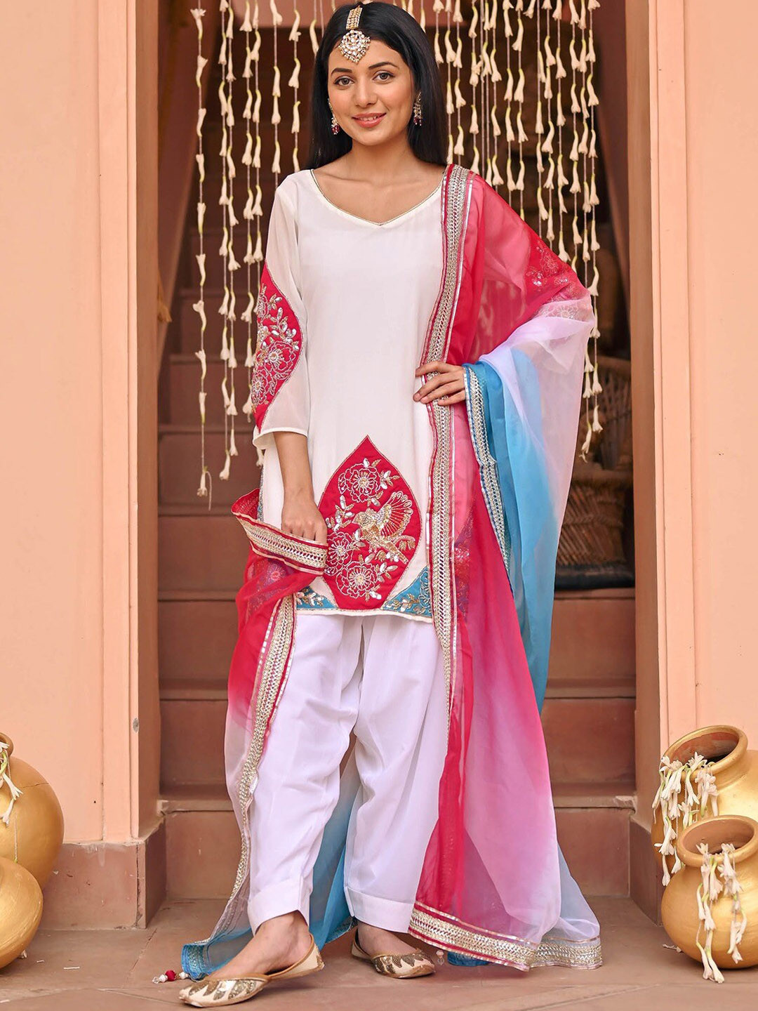 

Lavanya The Label Floral Embroidered Regular Kurti With Patiala & Dupatta, White