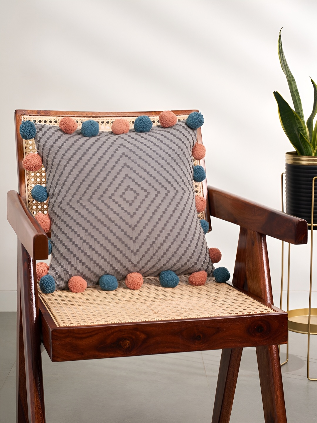 

Living scapes by Pantaloons Grey & Brown Geometric Square Cushion Cover