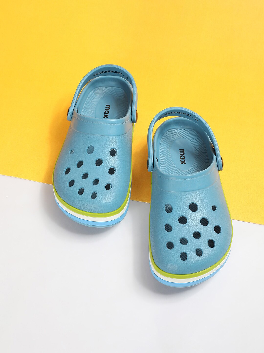 

max Boys Self Design Clogs, Blue