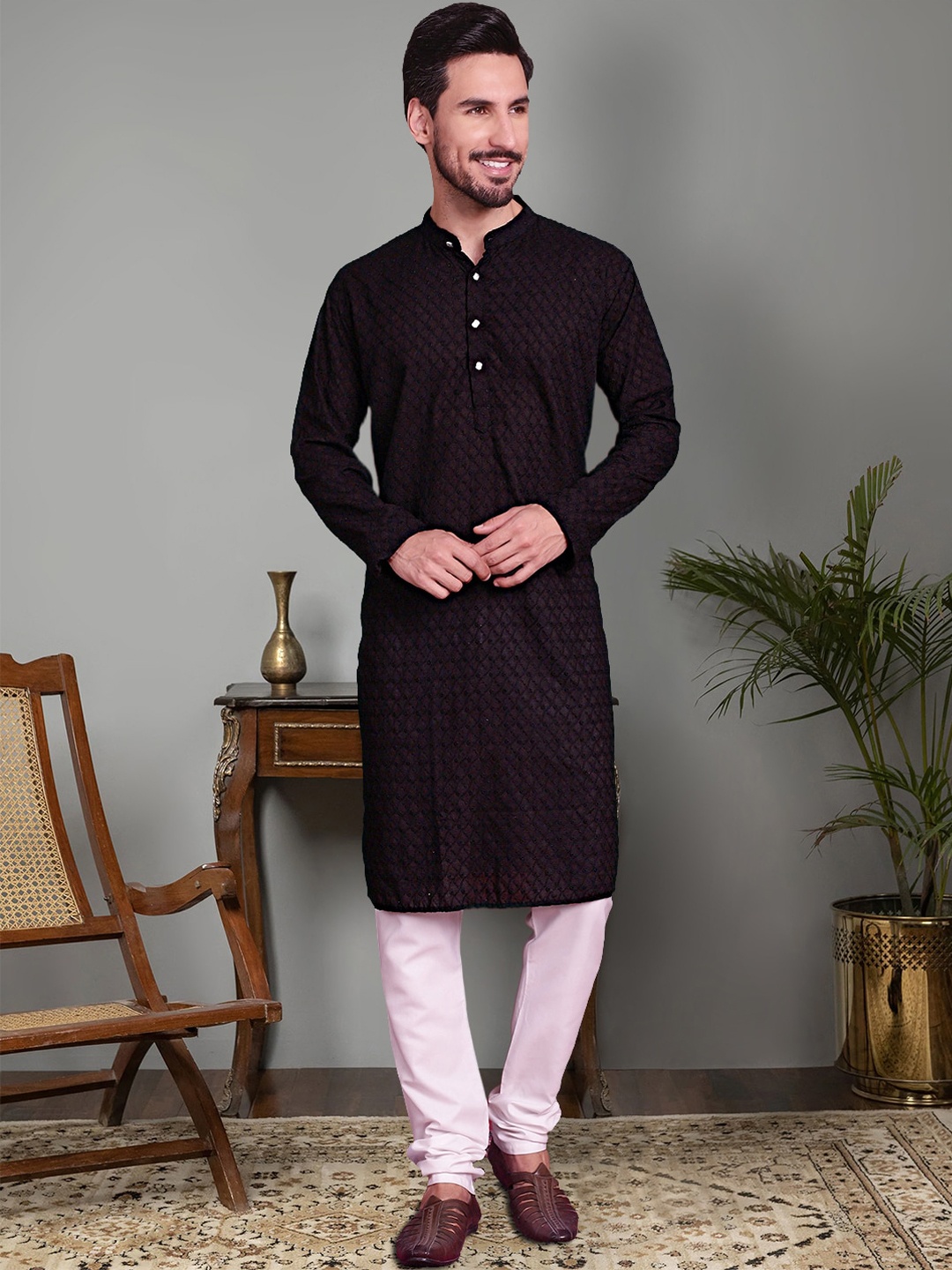 

Jompers Ethnic Motifs Embroidered Regular Chikankari Pure Cotton Kurta With Churidar, Black