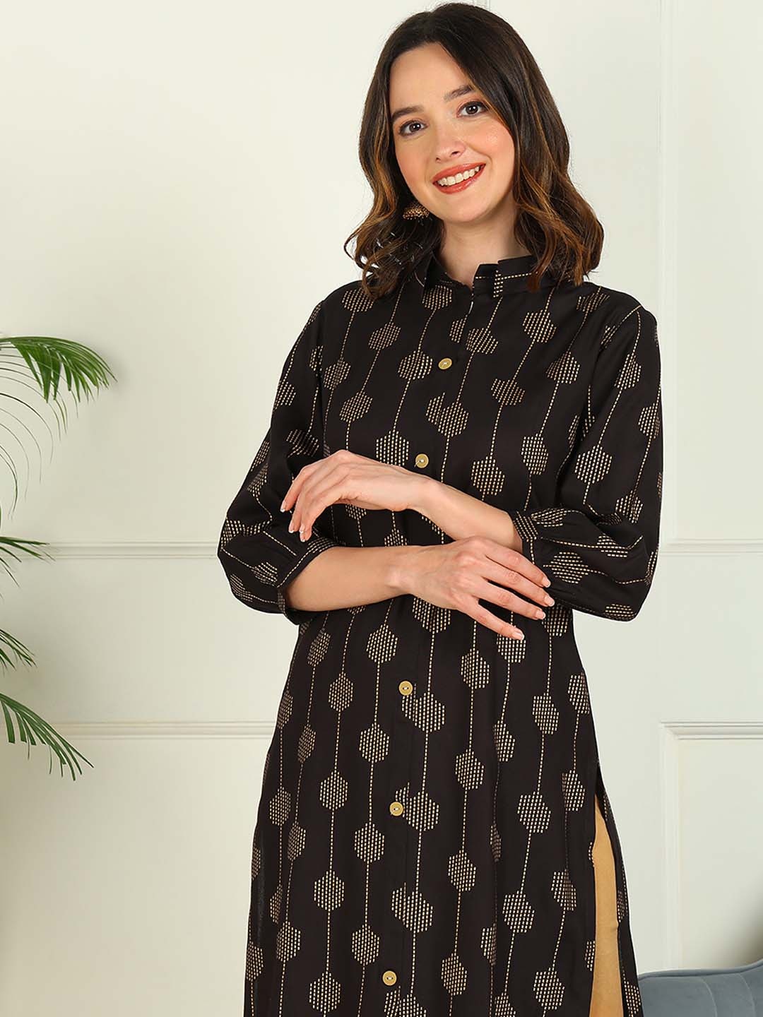 

mokshi Ethnic Motifs Printed Mandarin Collar Sequinned Kurta, Black