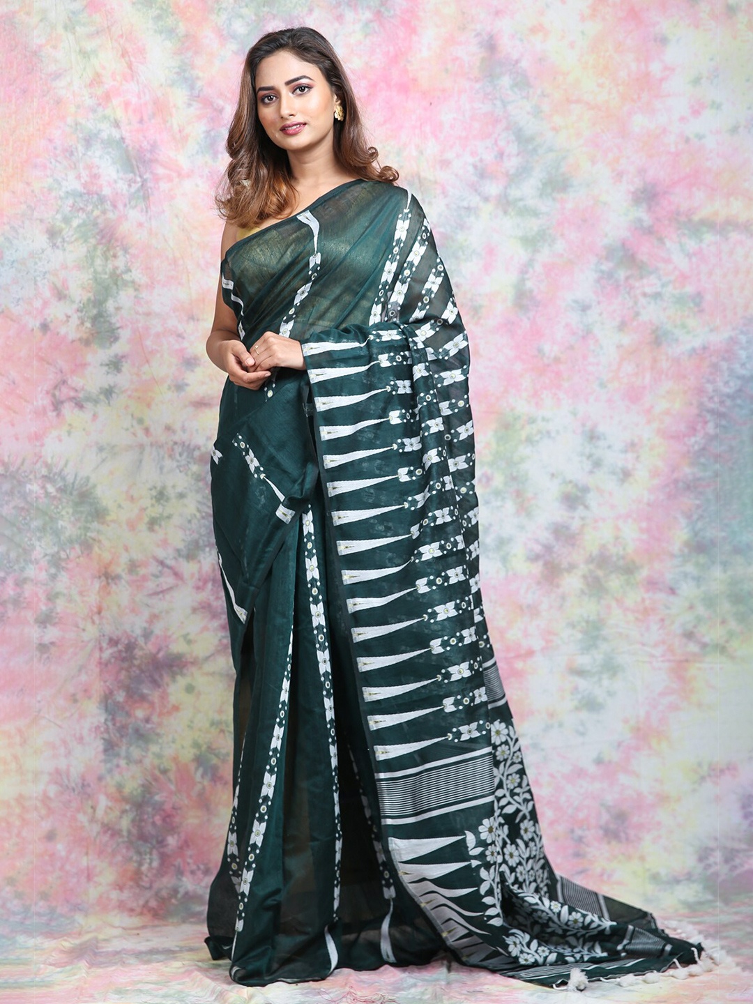 

Charukriti Ethnic Motifs Woven Design Silk Cotton Jamdani Saree, Green