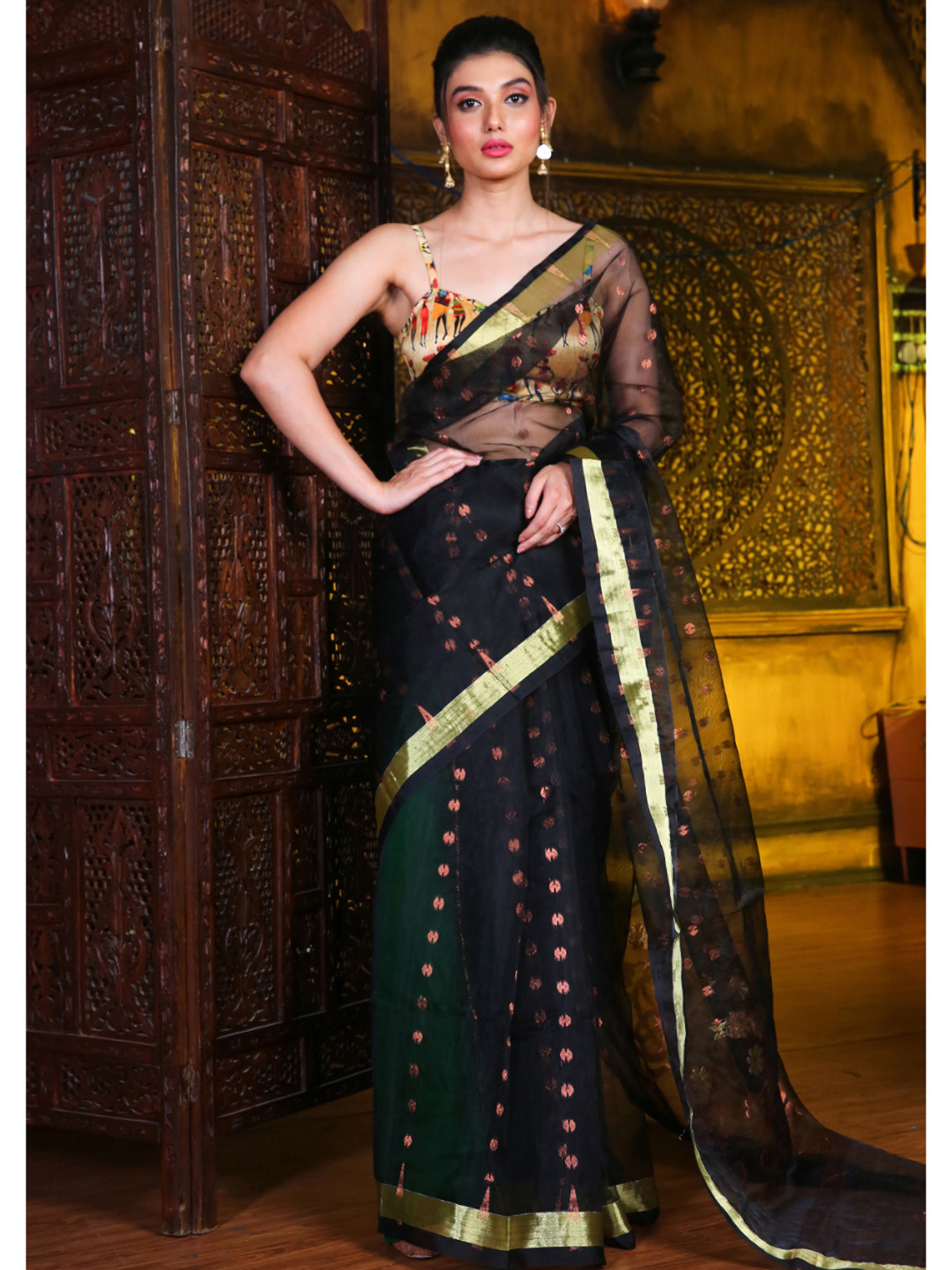 

Charukriti Floral Woven Design Zari Silk Cotton Jamdani Saree, Black