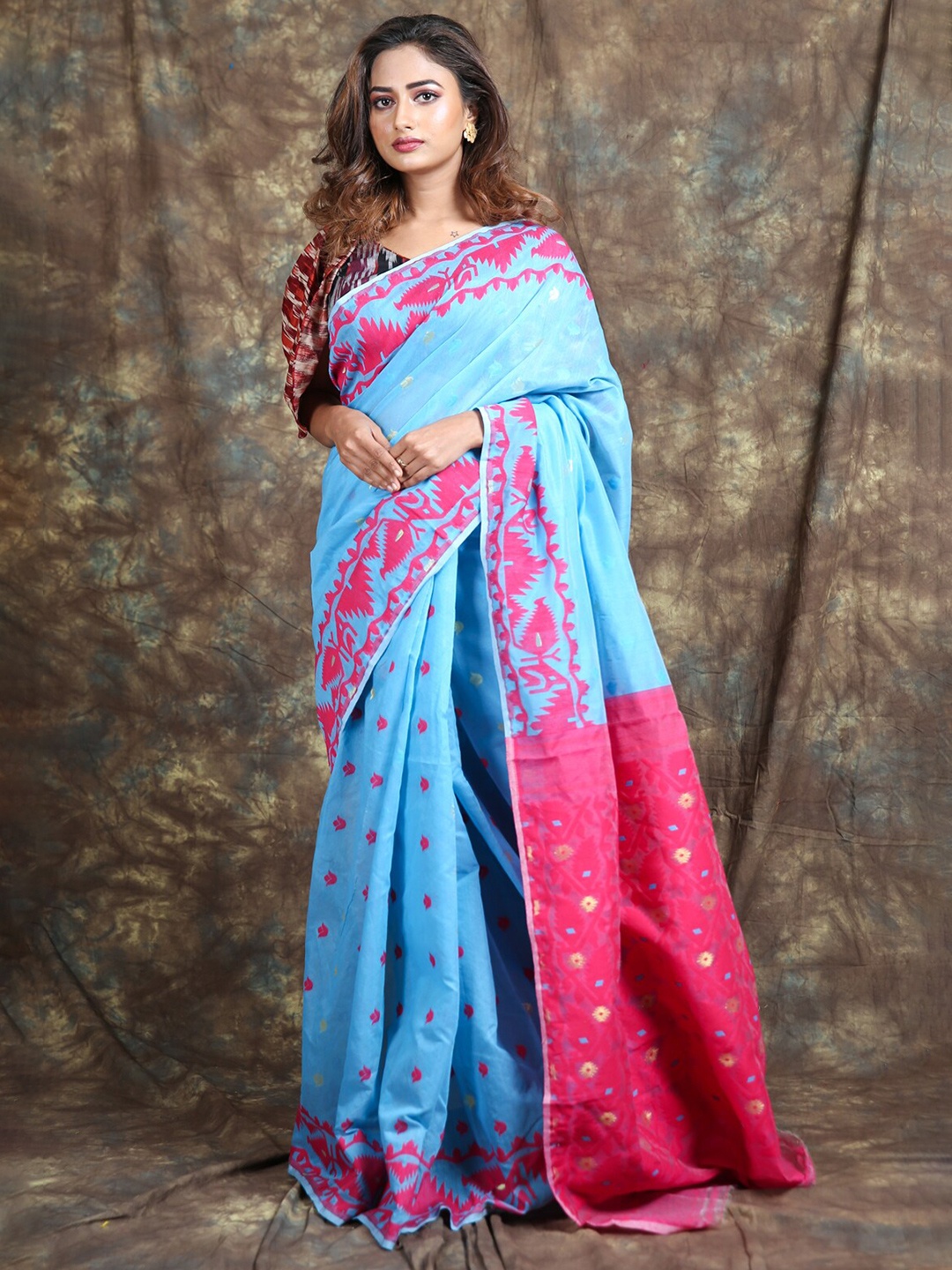 

Charukriti Woven Design Silk Cotton Jamdani Saree, Blue