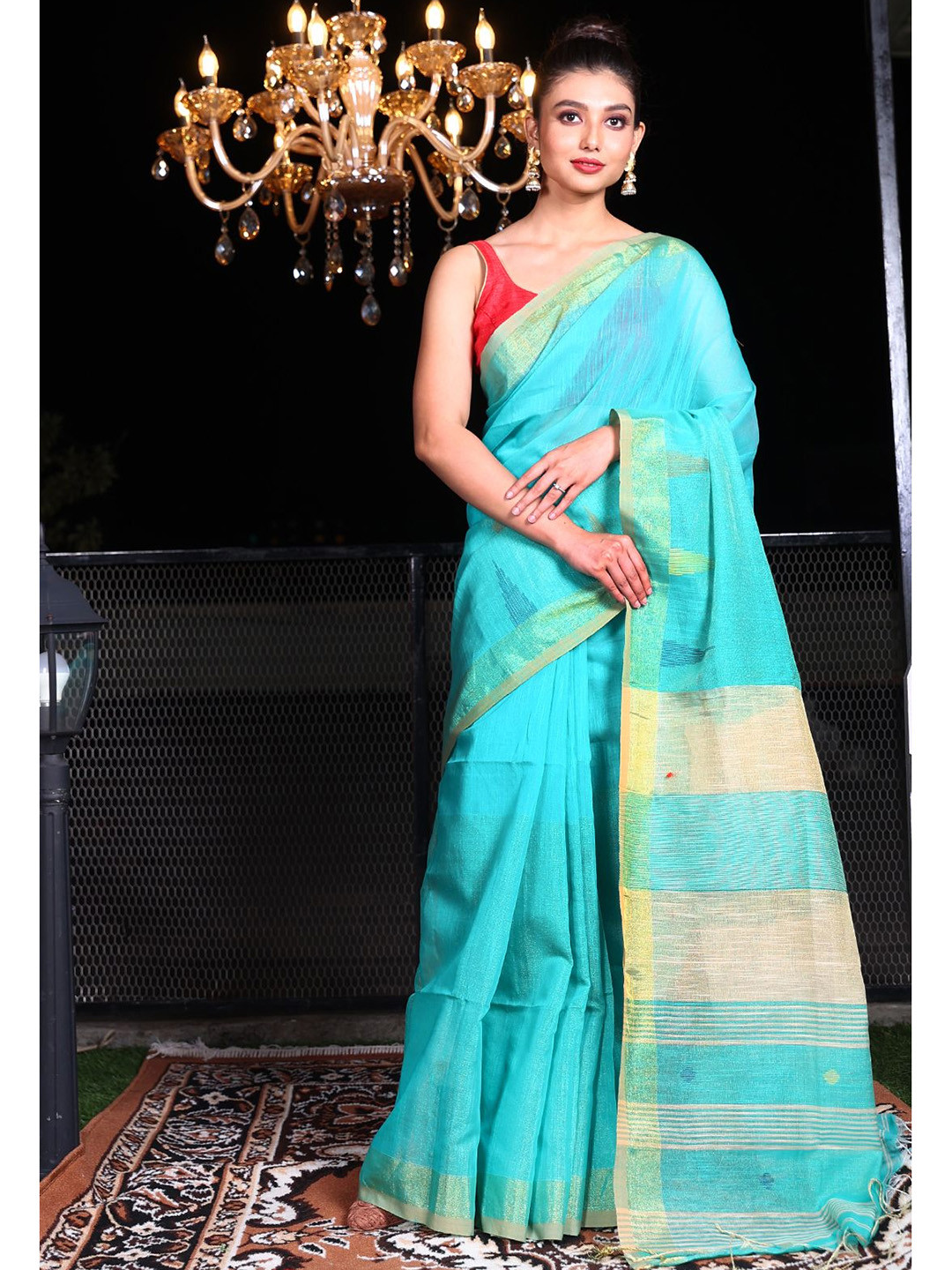 

Charukriti Geometric Woven Design Zari Saree, Sea green