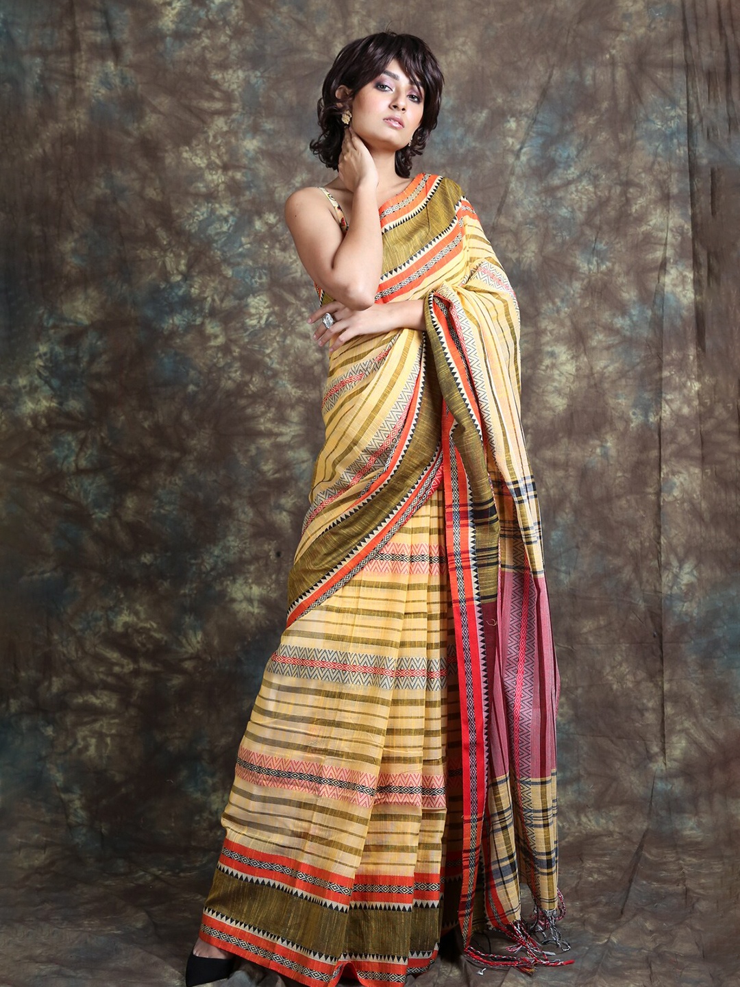 

Charukriti Striped Pure Cotton Saree, Yellow