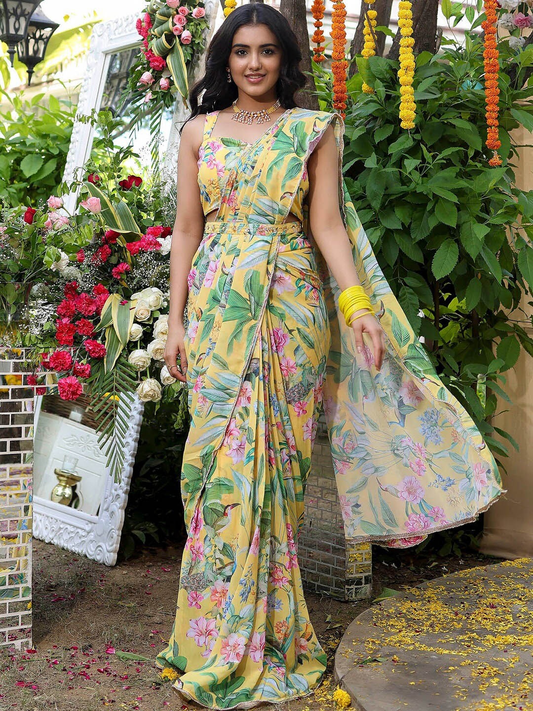 

Lavanya The Label Floral Printed Pure Georgette Ready to Wear Saree, Yellow