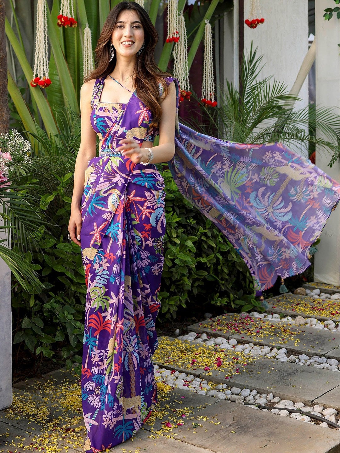 

Lavanya The Label Floral Printed Ready To Wear Saree, Violet