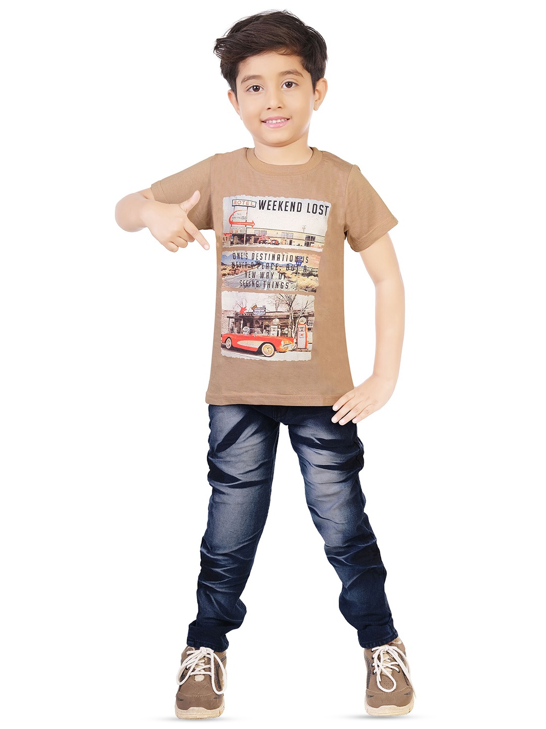 

CELEBRITY CLUB Boys Printed T-Shirt With Trouser, Cream