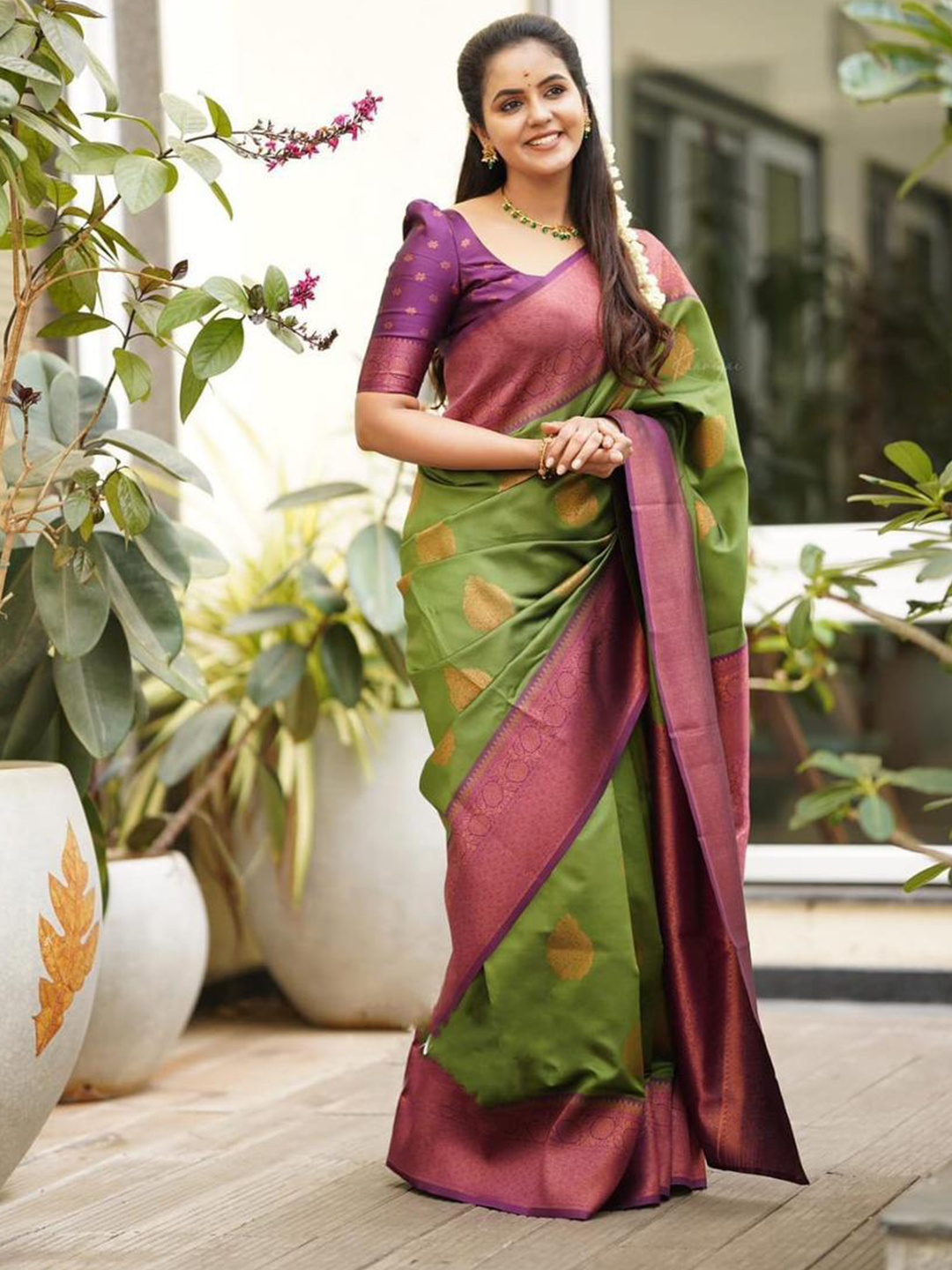 

Areca Designer Ethnic Motifs Woven Design Zari Art Silk Banarasi Saree, Olive