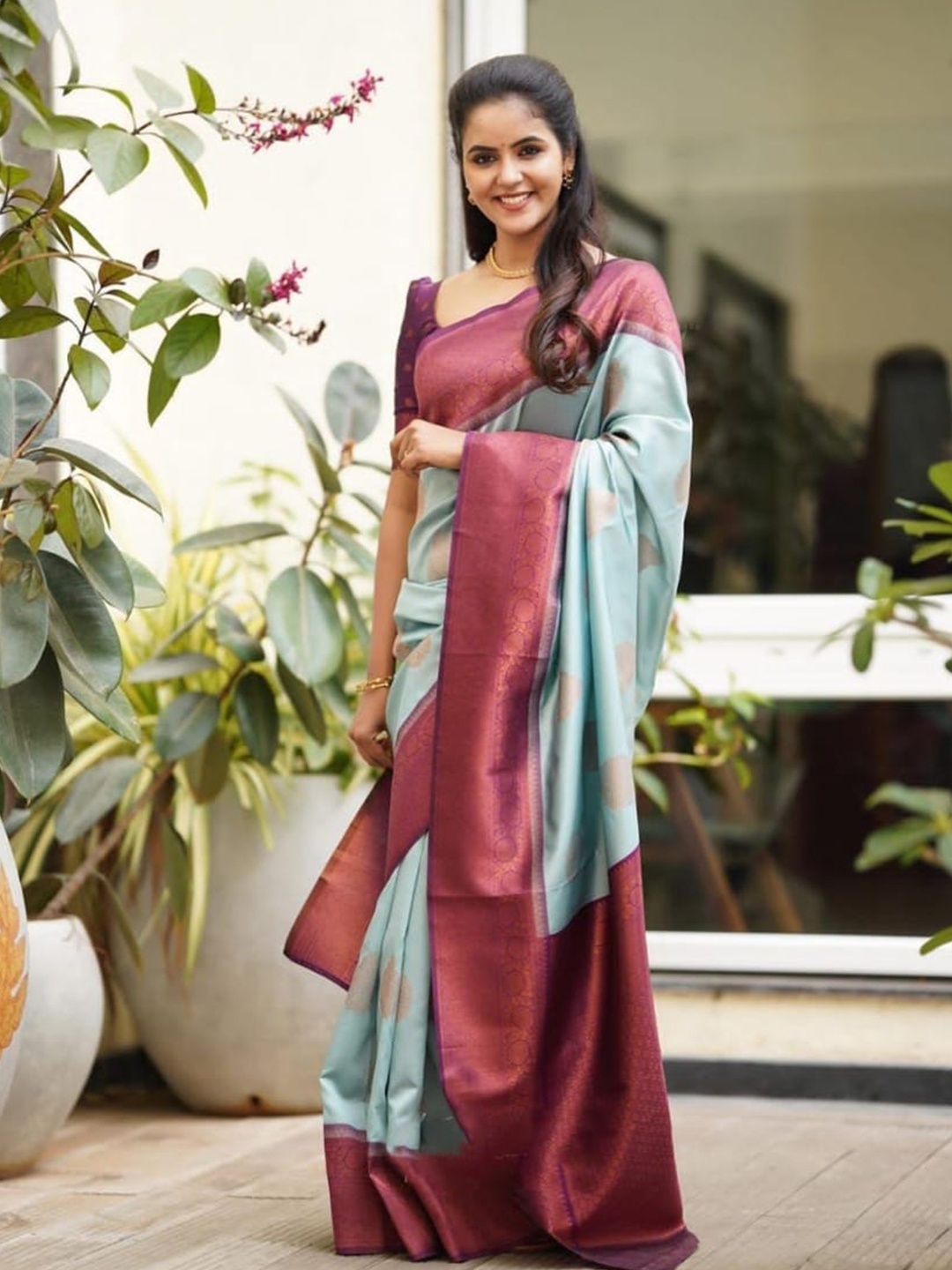 

Areca Designer Ethnic Motifs Woven Design Zari Art Silk Banarasi Saree, Turquoise blue
