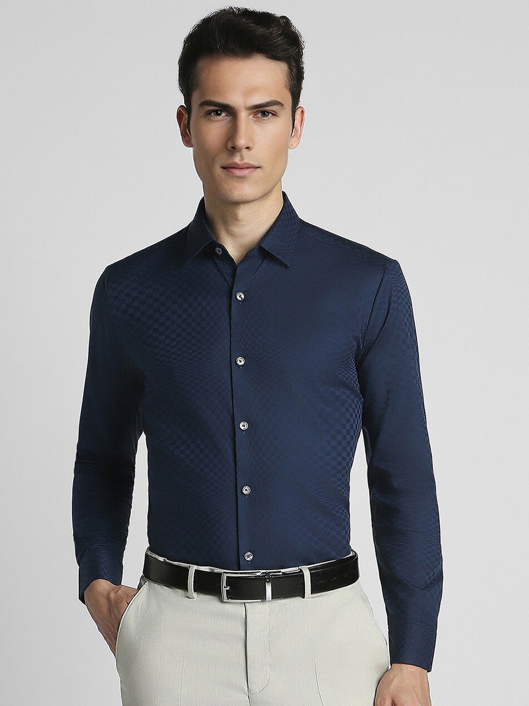 

Peter England Elite Slim Fit Spread Collar Formal Shirt, Navy blue