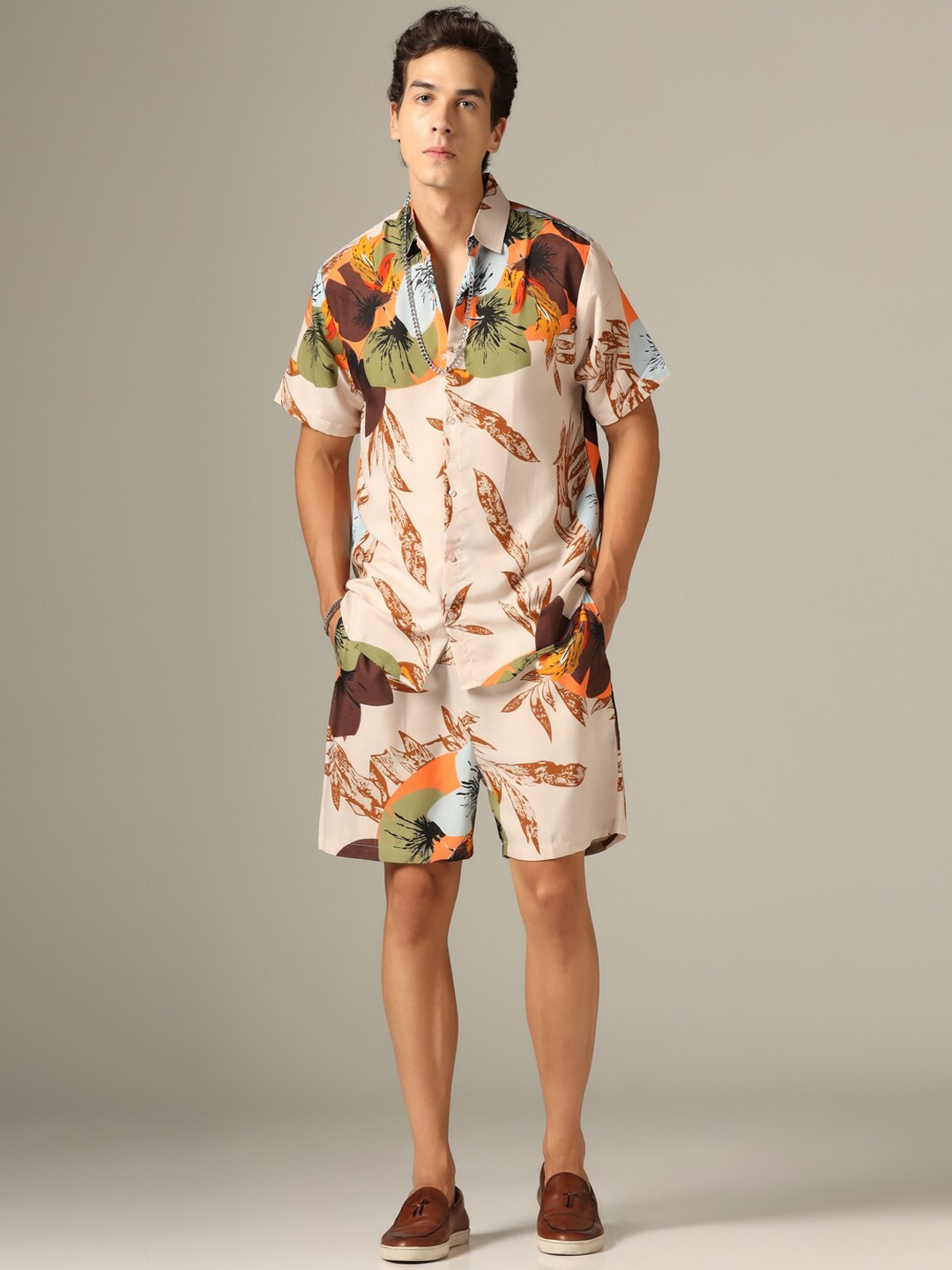 

GRECIILOOKS Printed Shirt With Shorts Co-Ords, Beige