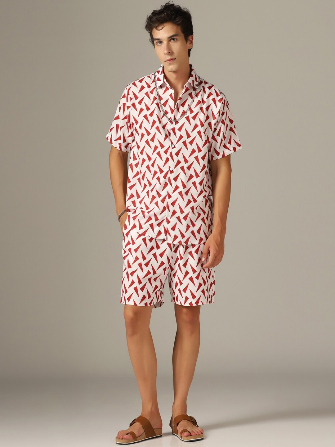 

GRECIILOOKS Printed Shirt With Shorts Co-Ords, Red