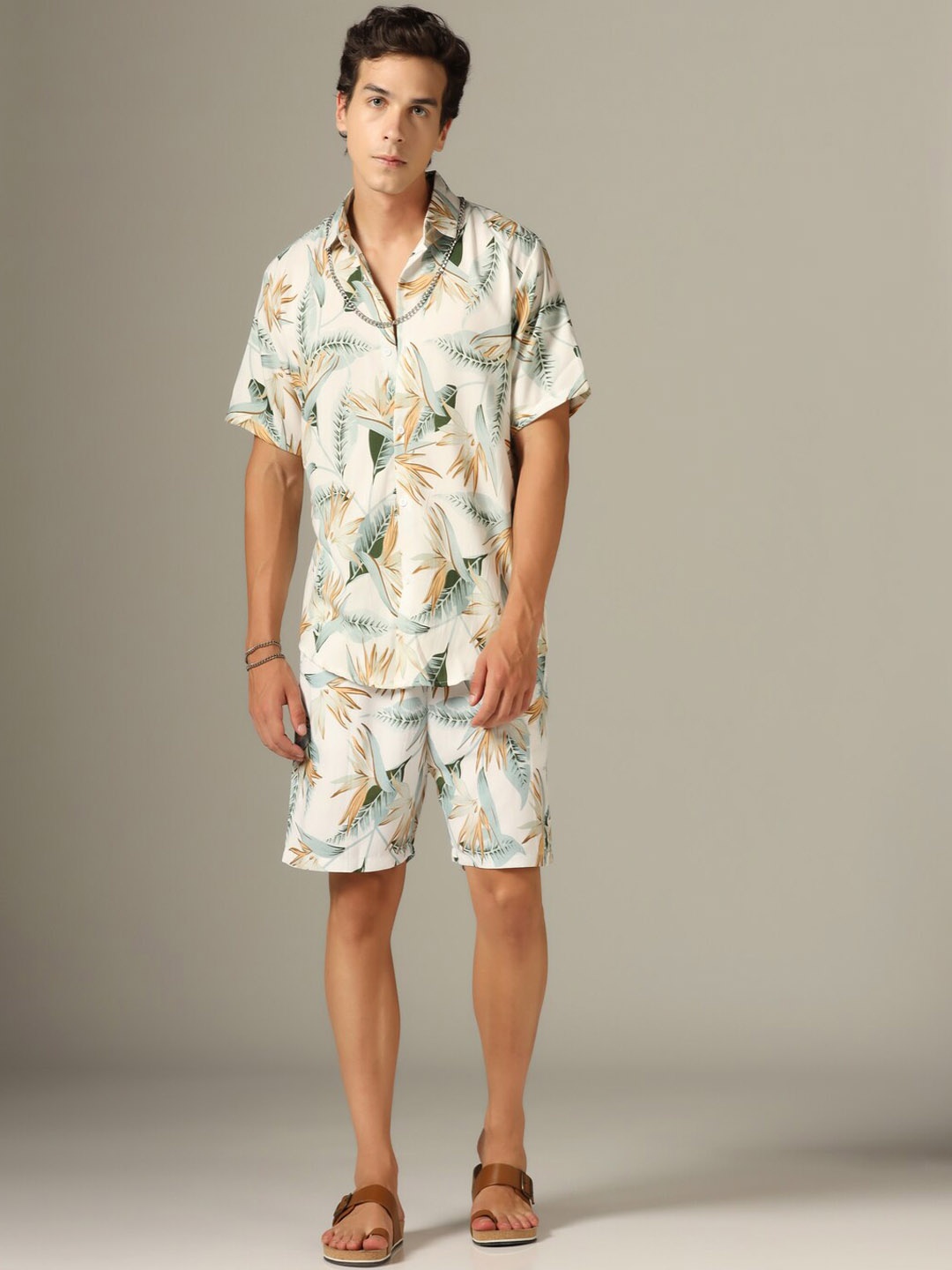 

GRECIILOOKS Printed Shirt With Shorts Co-Ords, Off white