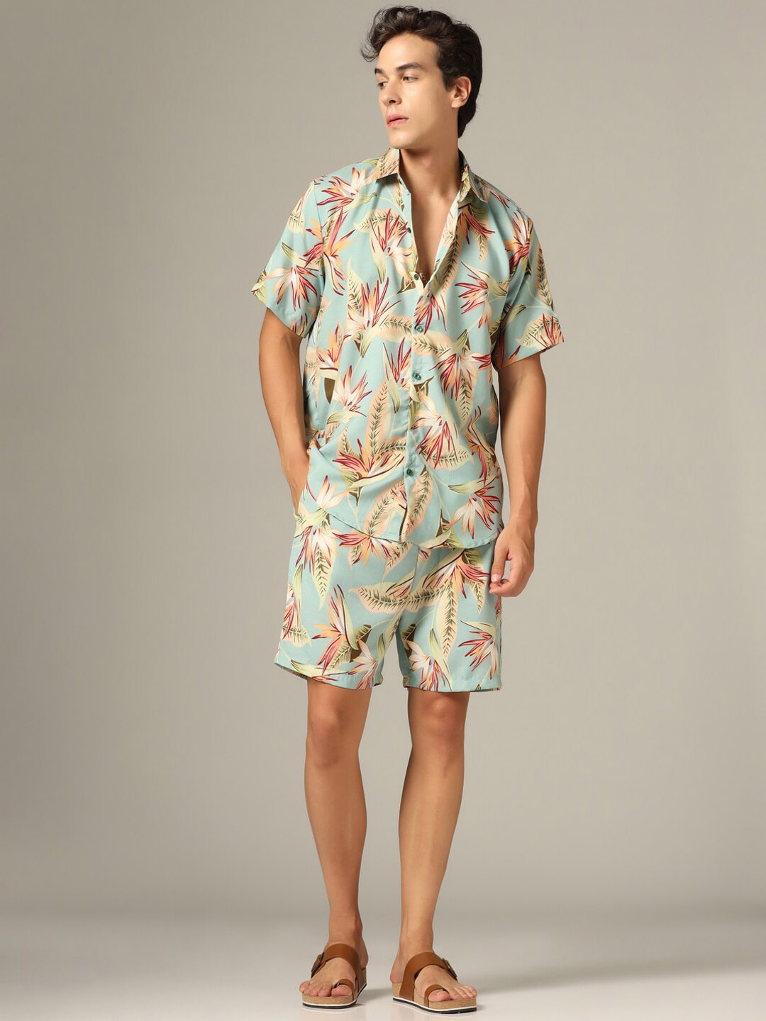 

GRECIILOOKS Printed Shirt With Shorts Co-Ords, Peach