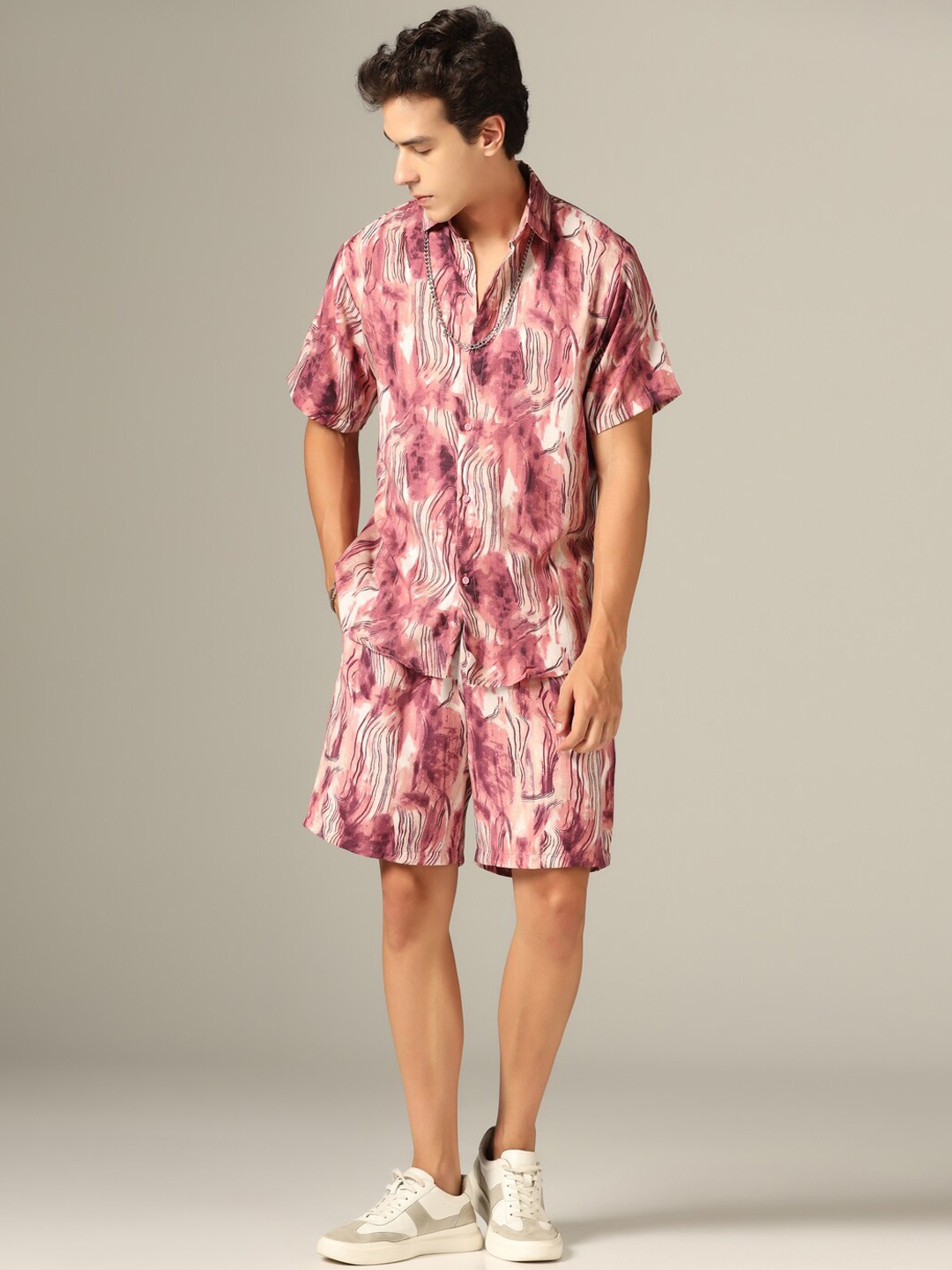 

GRECIILOOKS Abstract Printed Shirt With Shorts, Pink
