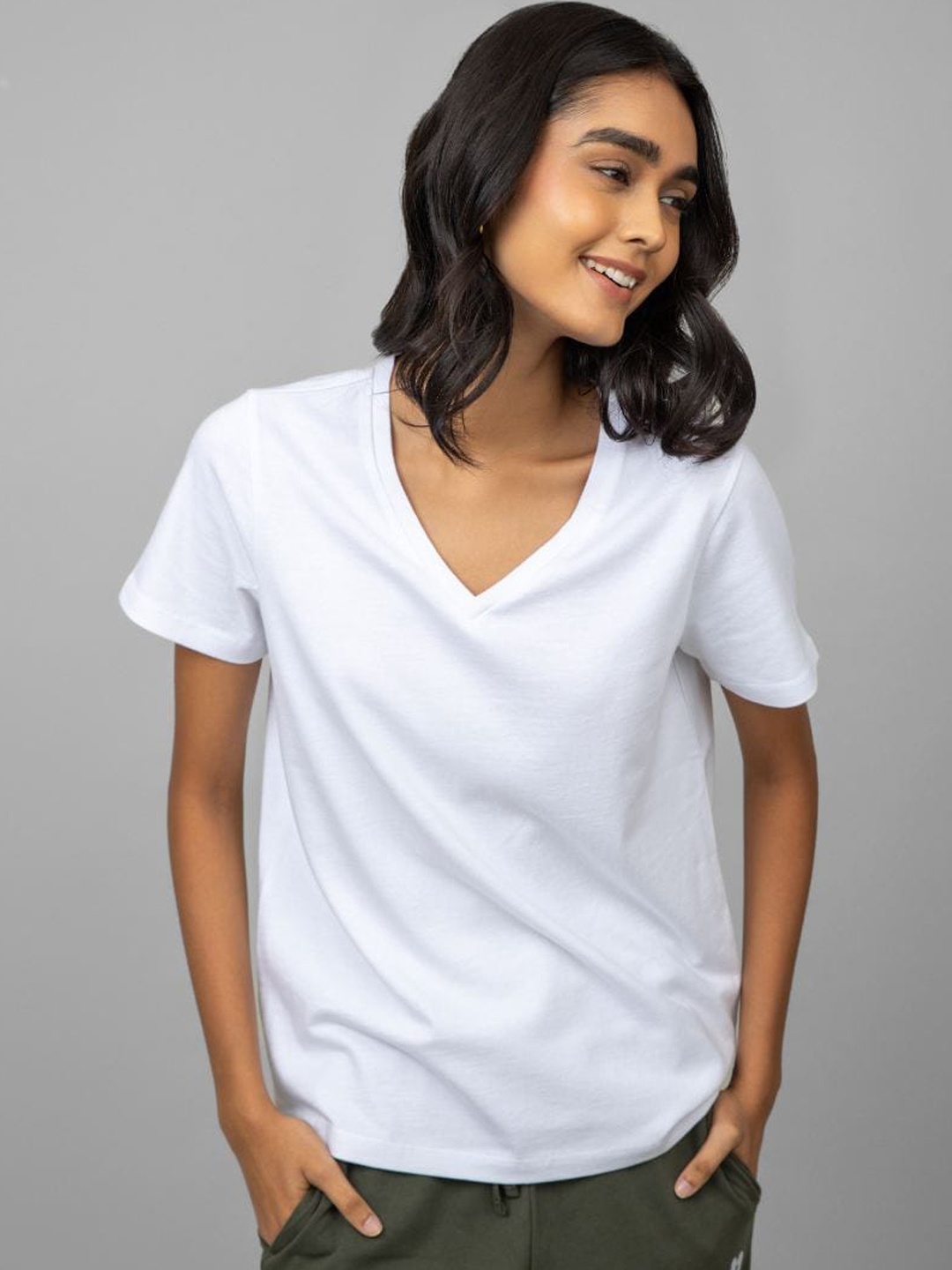 

necesera V-Neck Pure Cotton Lounge Tshirts, White