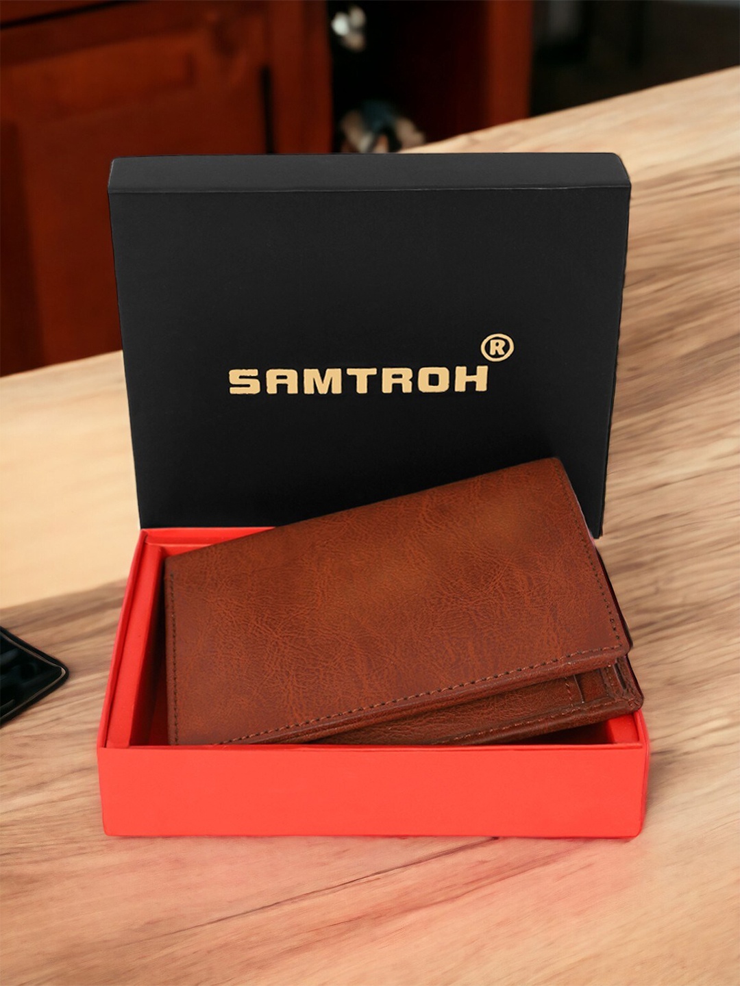 

SAMTROH Unisex Two Fold Wallet, Tan