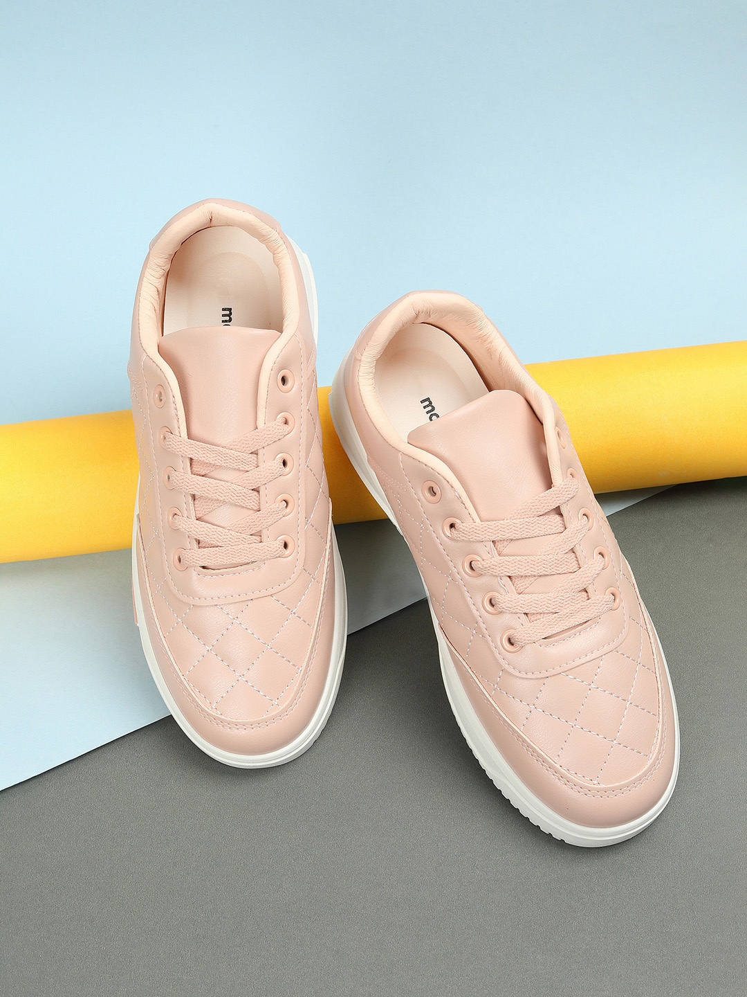 

max Girls Round Toe Lace Up Sneakers, Nude