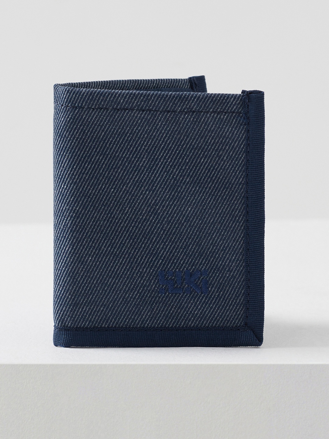 

Wildcraft Unisex Striped Textured Card Holder, Navy blue