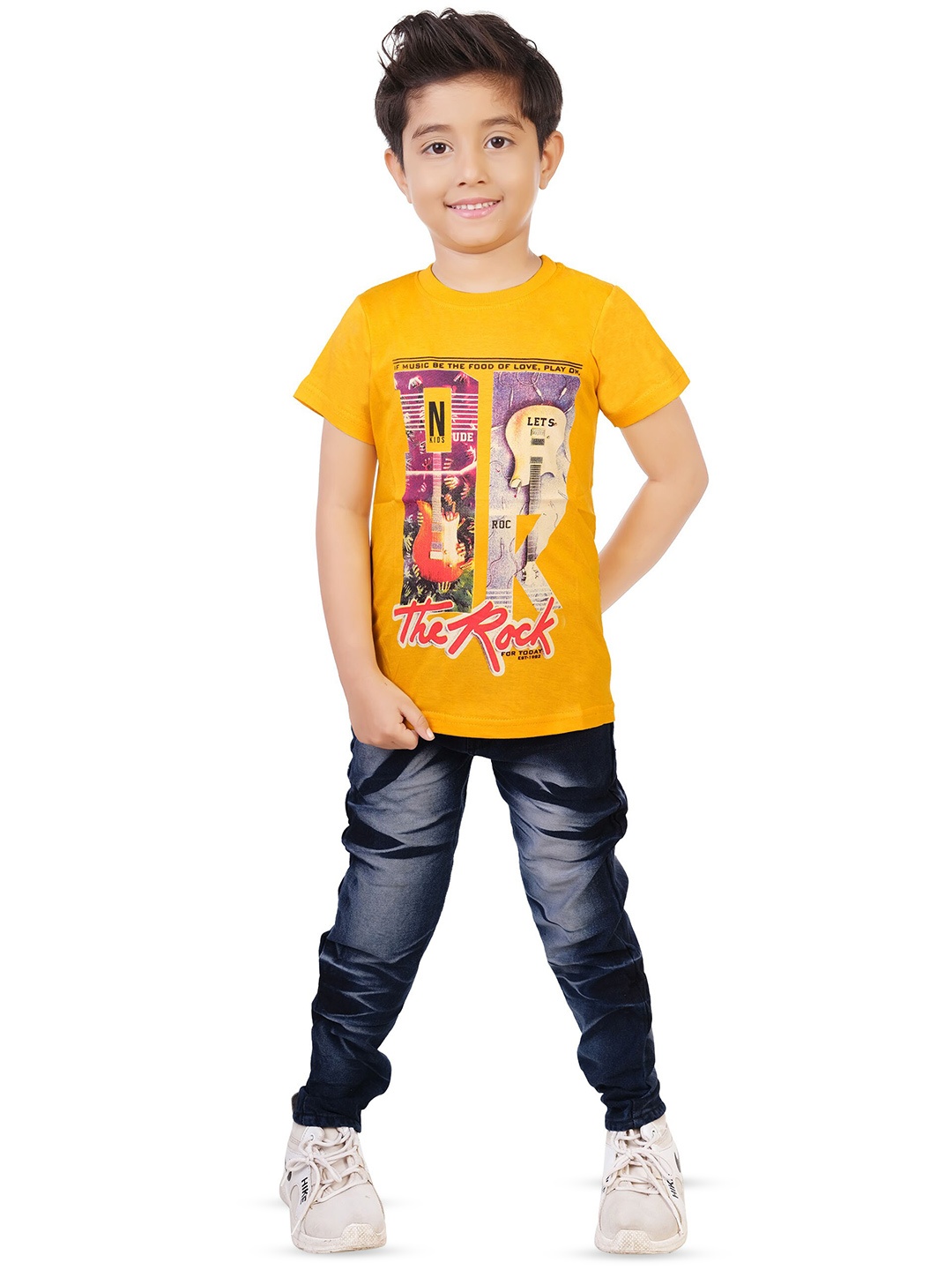 

BAESD Boys Printed T-shirt With Trousers, Yellow