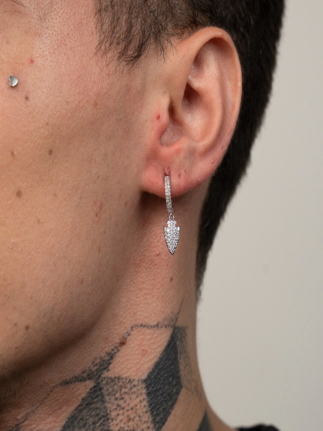 

Drip Project Unisex Rhodium-Plated Contemporary Hoop Earrings, White