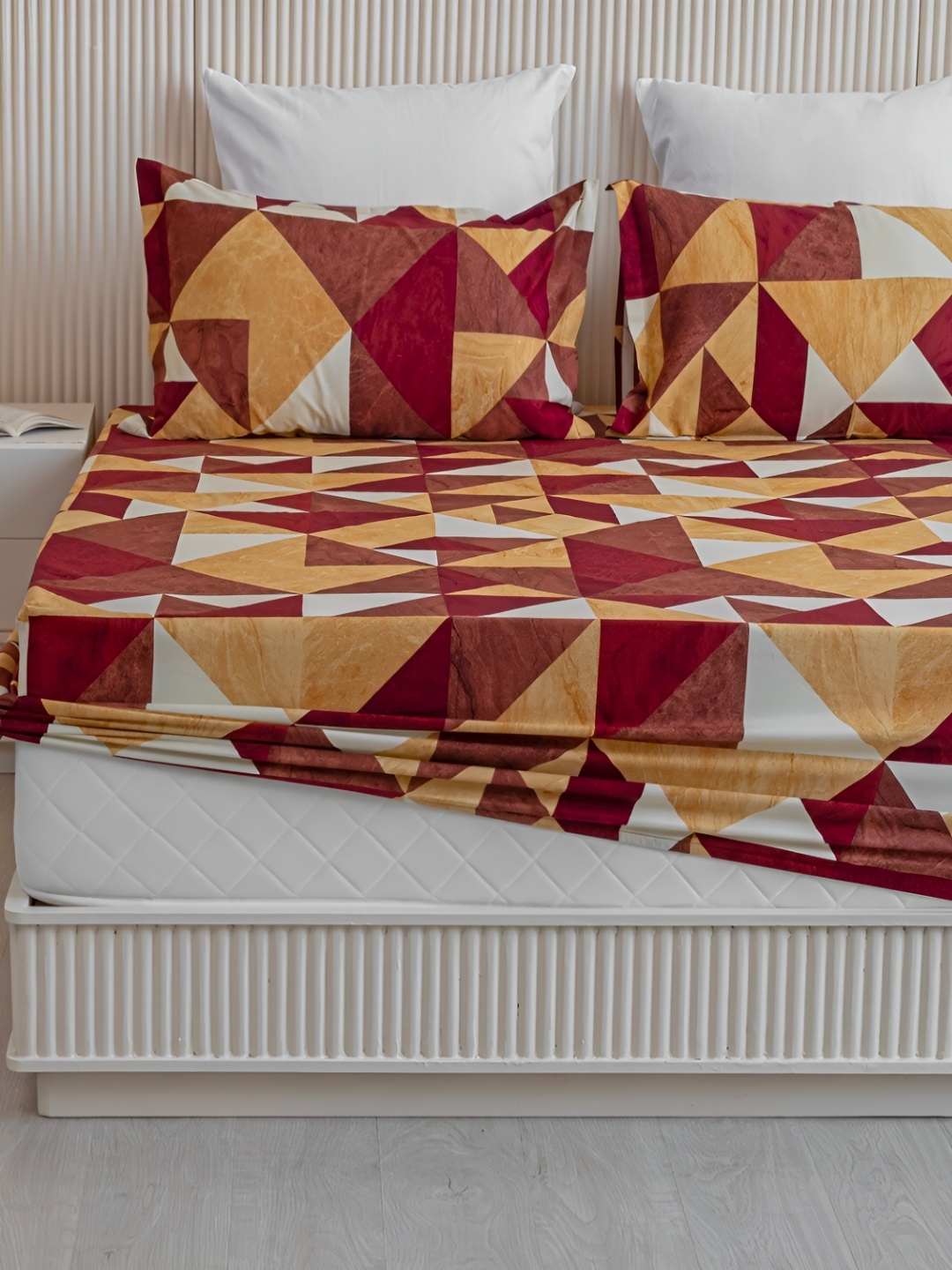 

HOMEMONDE Red & Mustard Geometric Cotton Fitted 210 TC King Bedsheet With 2 Pillow Covers