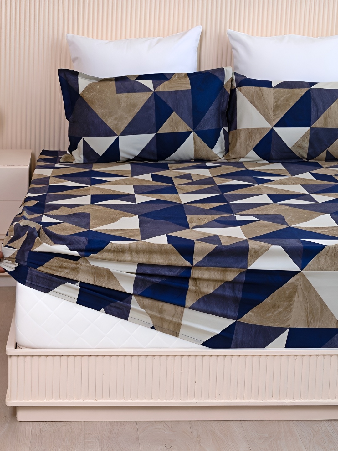 

HOMEMONDE Blue & Beige Geometric Cotton Fitted 210 TC Single Bedsheet With 2 Pillow Covers