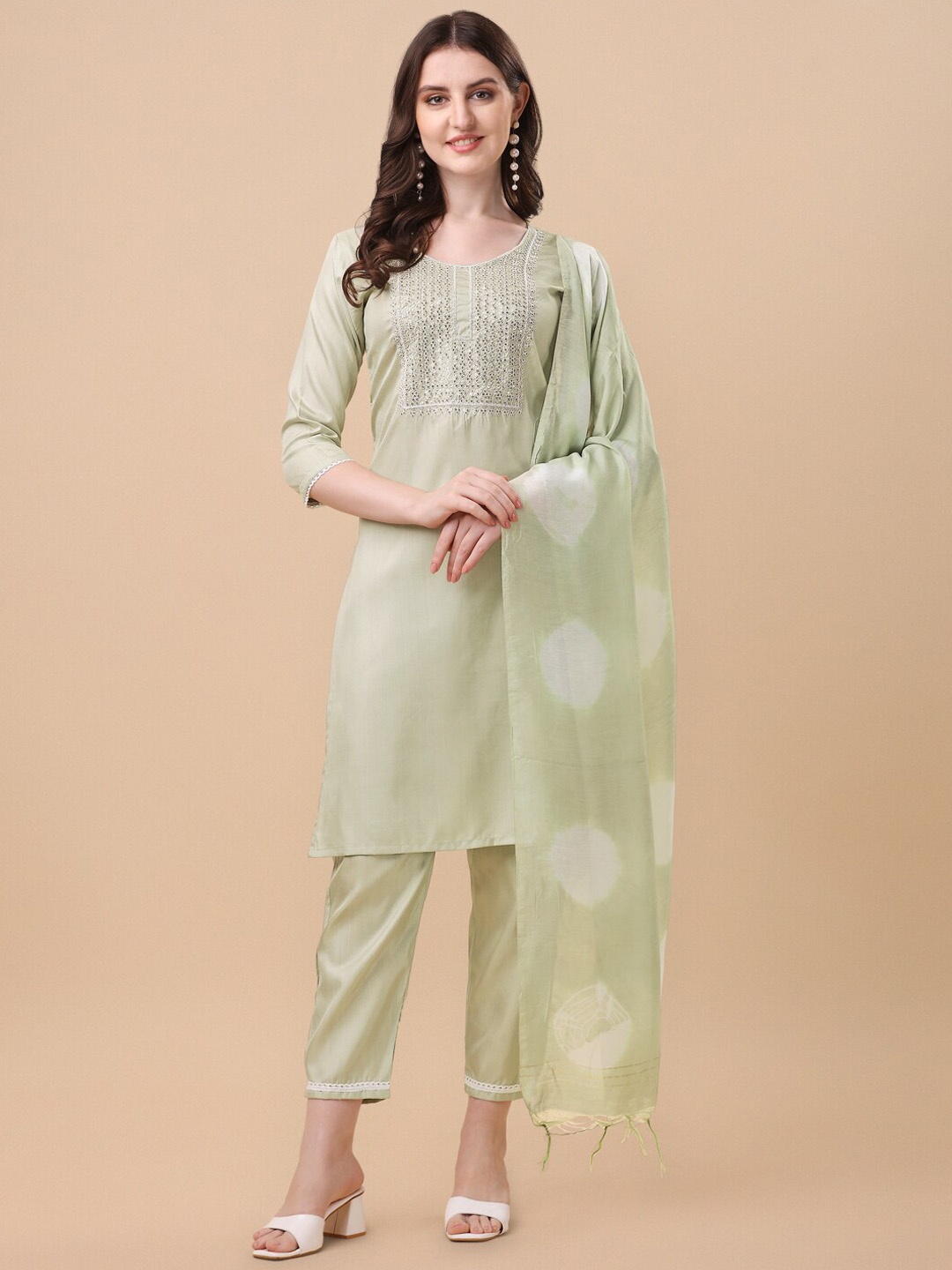 

GUFRINA Ethnic Motifs Yoke Design Regular Thread Work Kurta With Trousers & Dupatta, Olive
