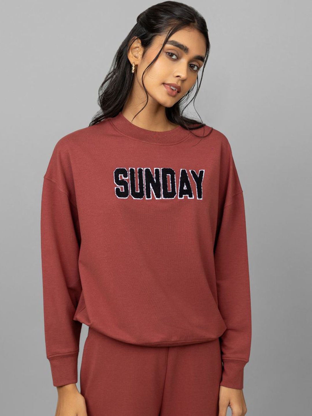 

necesera Typography Printed Round Neck Sweatshirt, Red