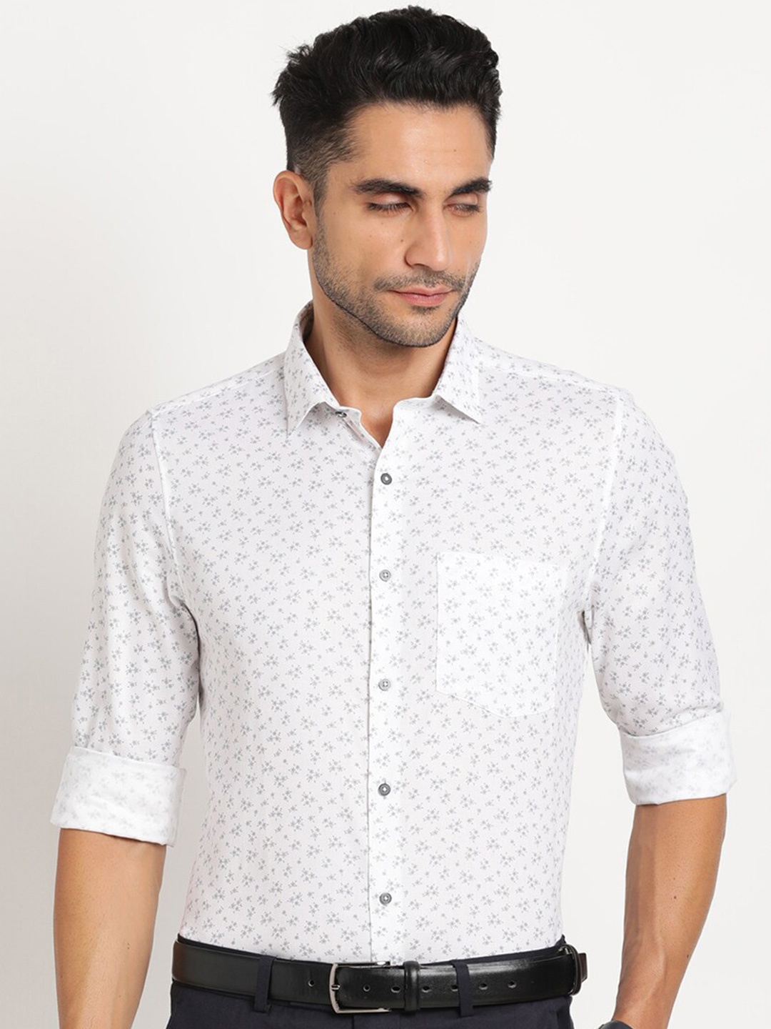 

Turtle Standard Slim Fit Micro Disy Printed Spread Collar Cotton Formal Shirt, White
