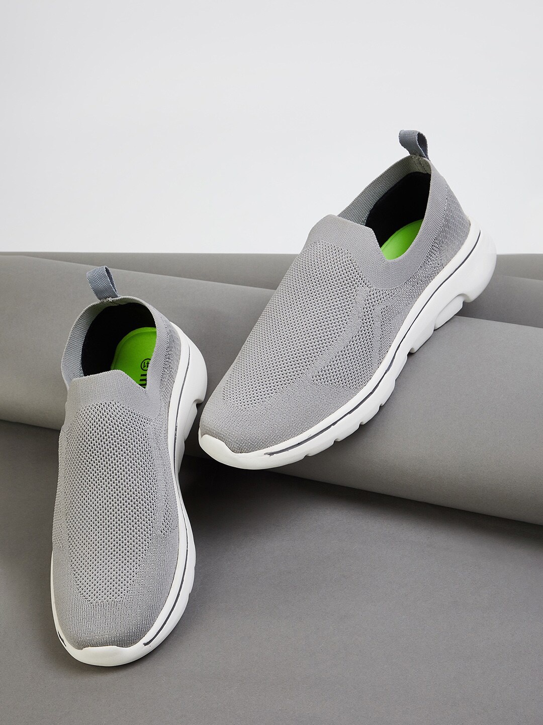 

max Men Textured Slip-On Running Shoes, Grey