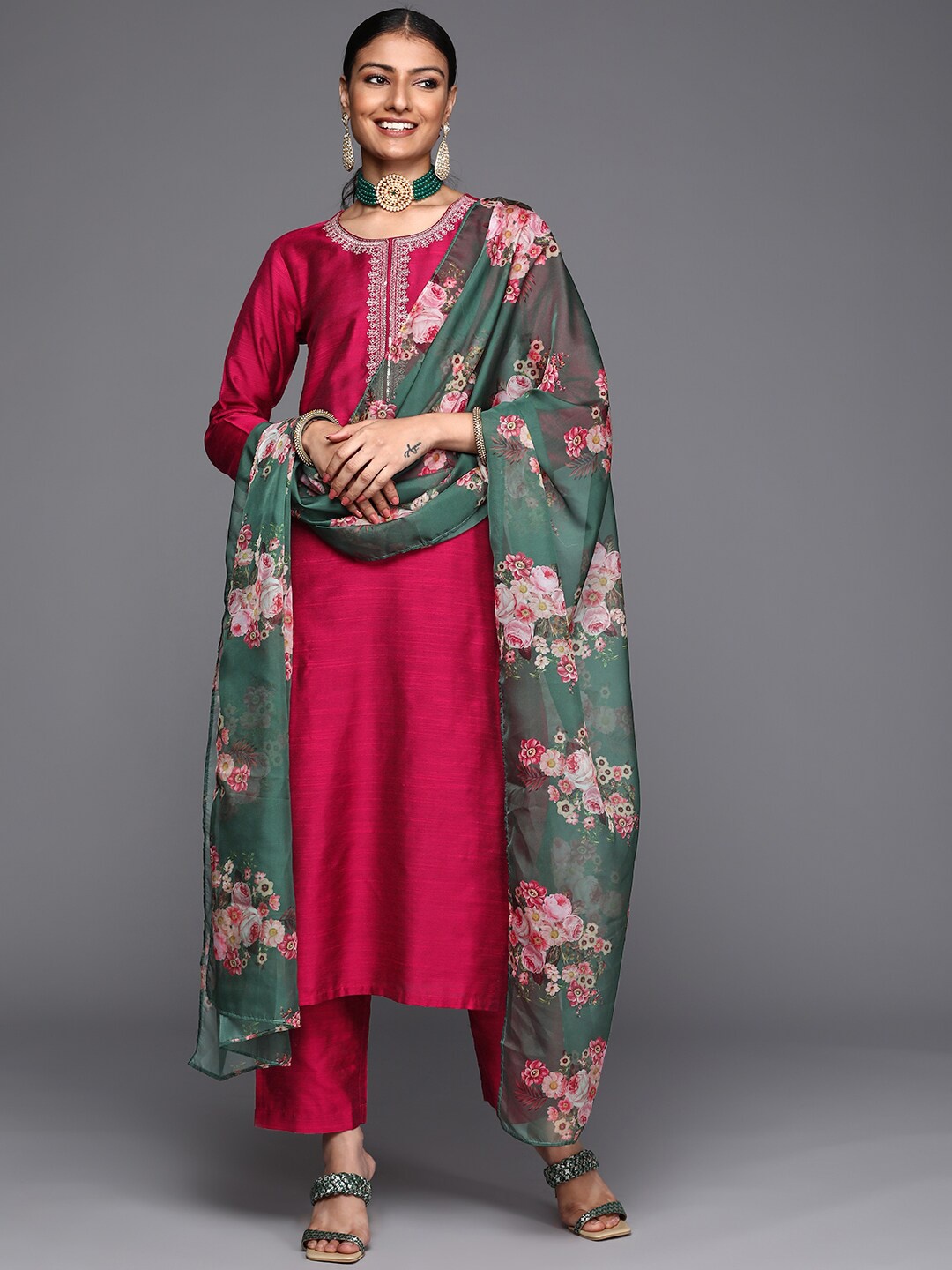 

KALINI Ethnic Motifs Yoke Design Thread Work Detail Straight Kurta & Trouser With Dupatta, Magenta