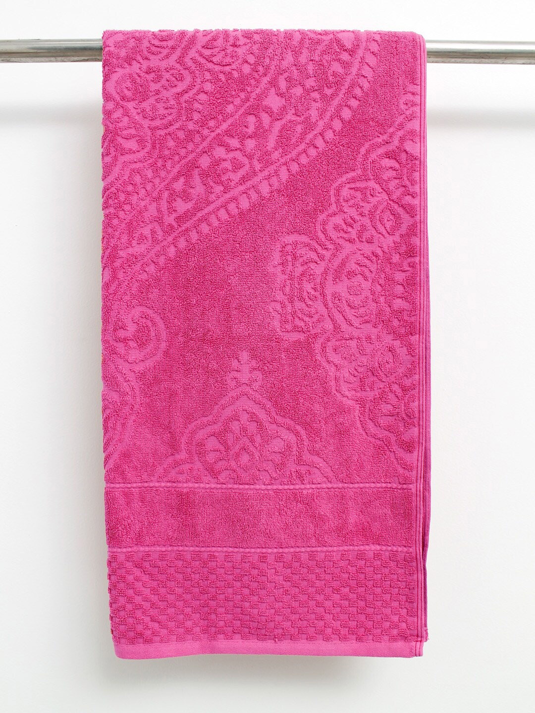 

AVI Living Pink Printed Cotton 550 GSM Bath Towel