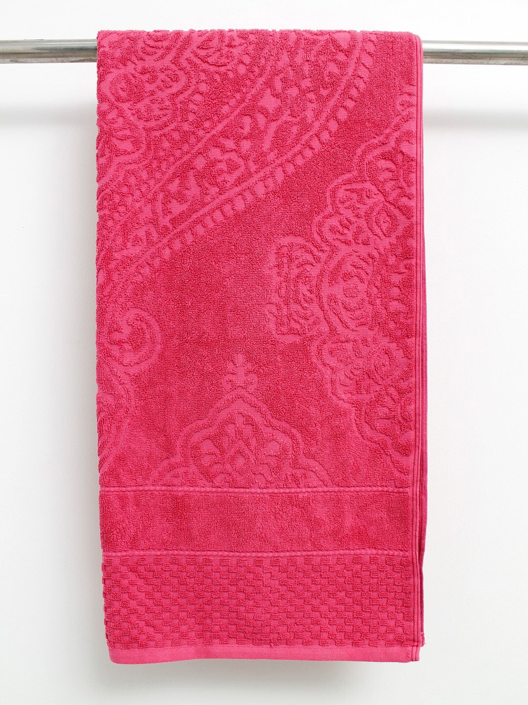 

AVI Living Pink Printed Cotton 550 GSM Bath Towel
