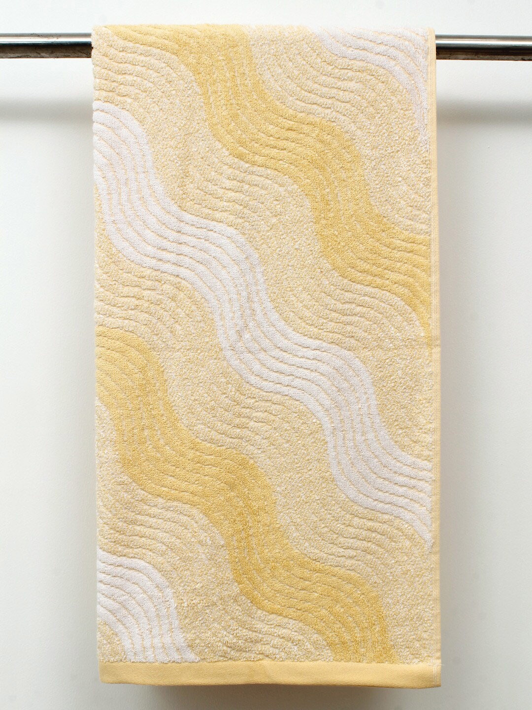 

AVI Living Yellow & White Striped Cotton 550 GSM Bath Towel