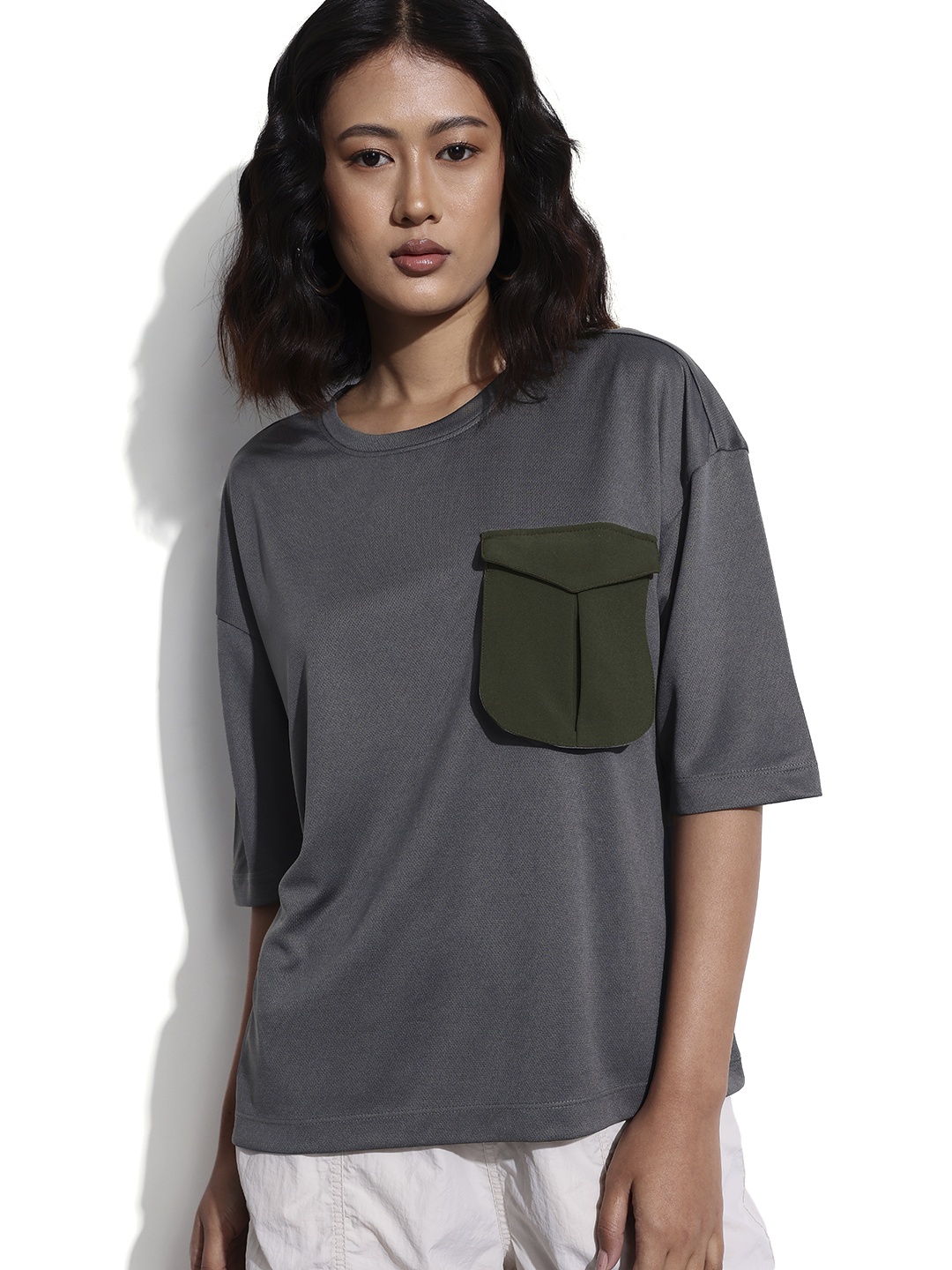

Dressberry Basics Functional Fashion Utility Pocket Oversize T-shirt, Charcoal